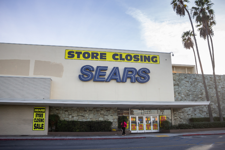 Popular Stores Closing